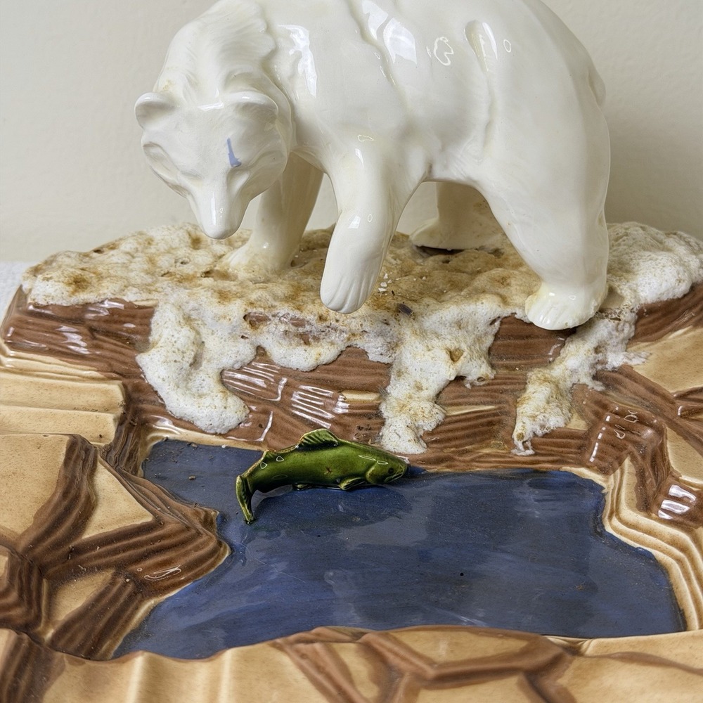 Vintage Holland Mold 1972 White Grizzly Bear Salmon Fish Cigar Ashtray MCM - Picture 2 of 7